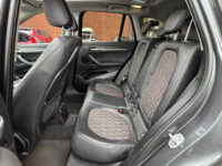 BMW X1 xDrive20i Executive // PANO / SCHUIF- KANTELDAK // NAVI // PDC V+A // CRUISE // TREKHAAK // ELEK. ACHTERKLEP // 47