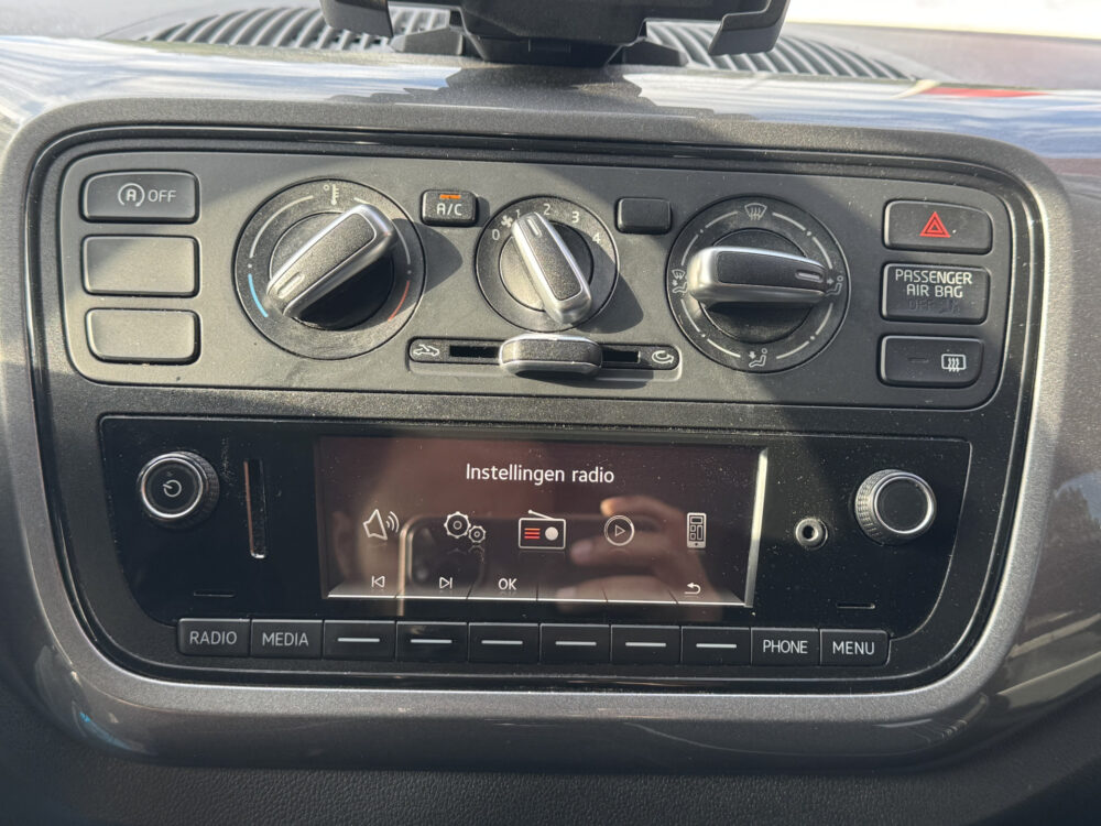 SEAT Mii 1.0 Sport Intense // AIRCO // PARKEER SENSOREN // 5-DEURS // CRUISE // BLUETOOTH // 15