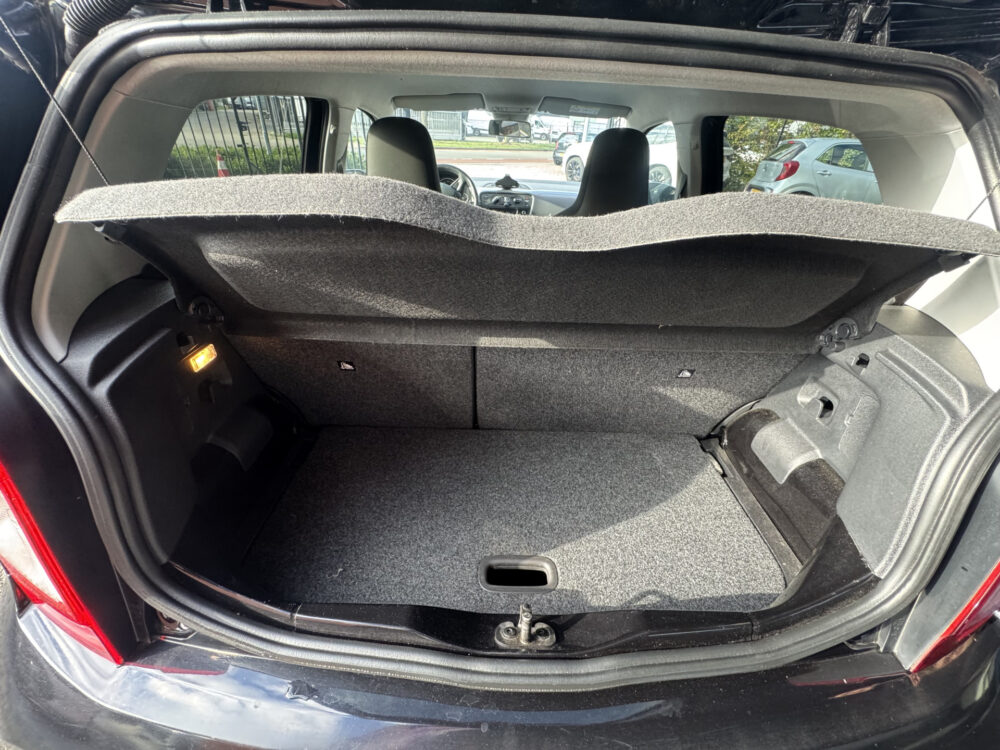SEAT Mii 1.0 Sport Intense // AIRCO // PARKEER SENSOREN // 5-DEURS // CRUISE // BLUETOOTH // 23