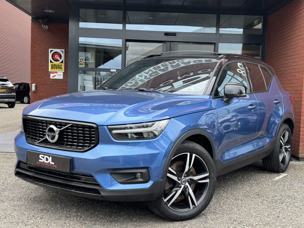 Volvo XC40 1.5 T5 Recharge R-Design // PANO SCHUIF-DAK // TREKHAAK // MEMORY SEATS // HARMAN KARDON AUDIO // CAMERA // ADAPTIVE CRUISE // 1