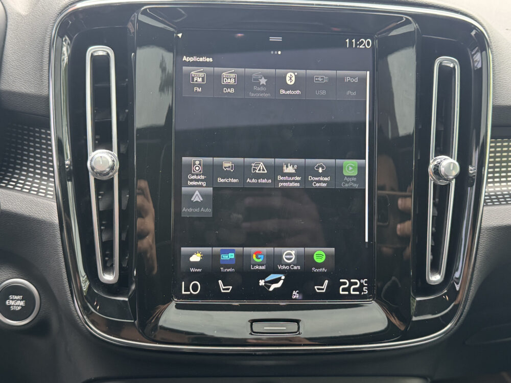Volvo XC40 1.5 T5 Recharge R-Design // PANO SCHUIF-DAK // TREKHAAK // MEMORY SEATS // HARMAN KARDON AUDIO // CAMERA // ADAPTIVE CRUISE // 22