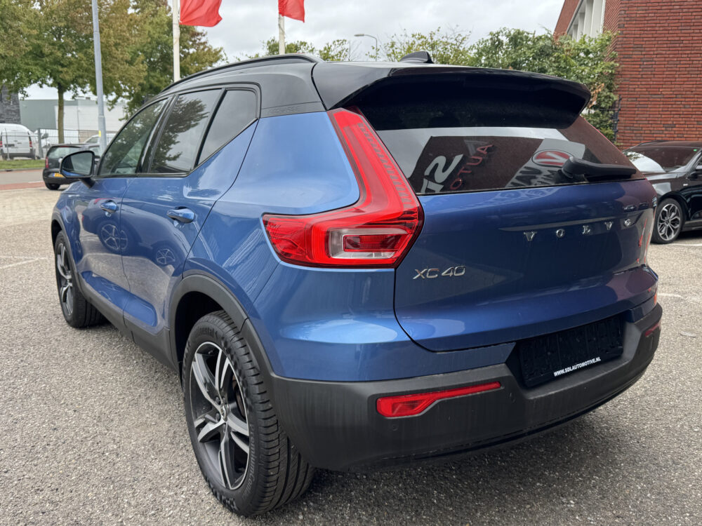 Volvo XC40 1.5 T5 Recharge R-Design // PANO SCHUIF-DAK // TREKHAAK // MEMORY SEATS // HARMAN KARDON AUDIO // CAMERA // ADAPTIVE CRUISE // 3