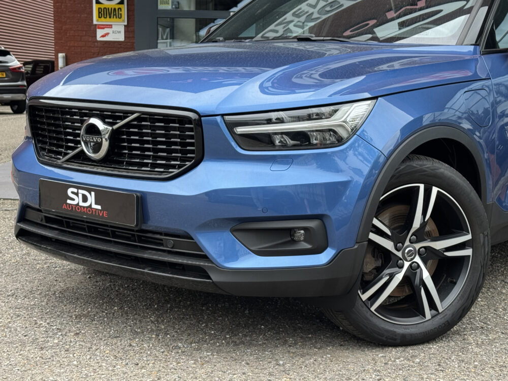 Volvo XC40 1.5 T5 Recharge R-Design // PANO SCHUIF-DAK // TREKHAAK // MEMORY SEATS // HARMAN KARDON AUDIO // CAMERA // ADAPTIVE CRUISE // 7