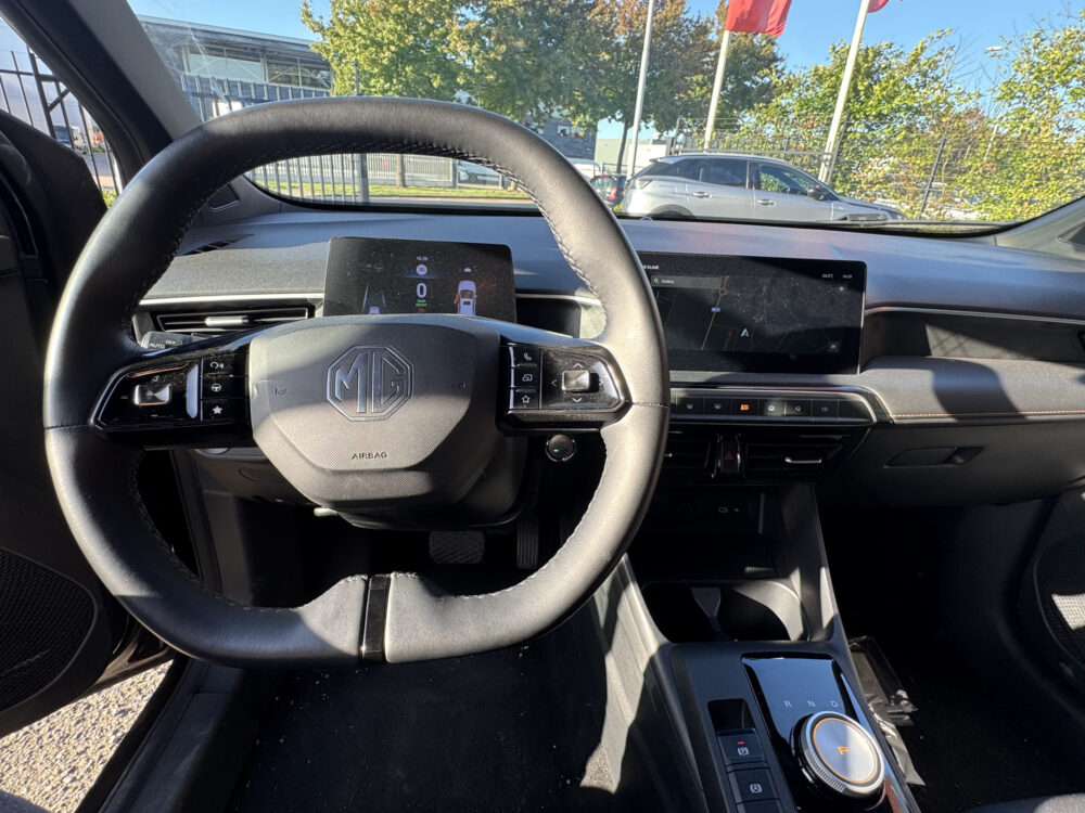 MG MG3 Hybrid+ 1.5 Hybrid+ Luxury // NAVI // CAMERA // ADAPTIVE CRUISE // CLIMA // APPLE CARPLAY-ANDROID AUTO // 11