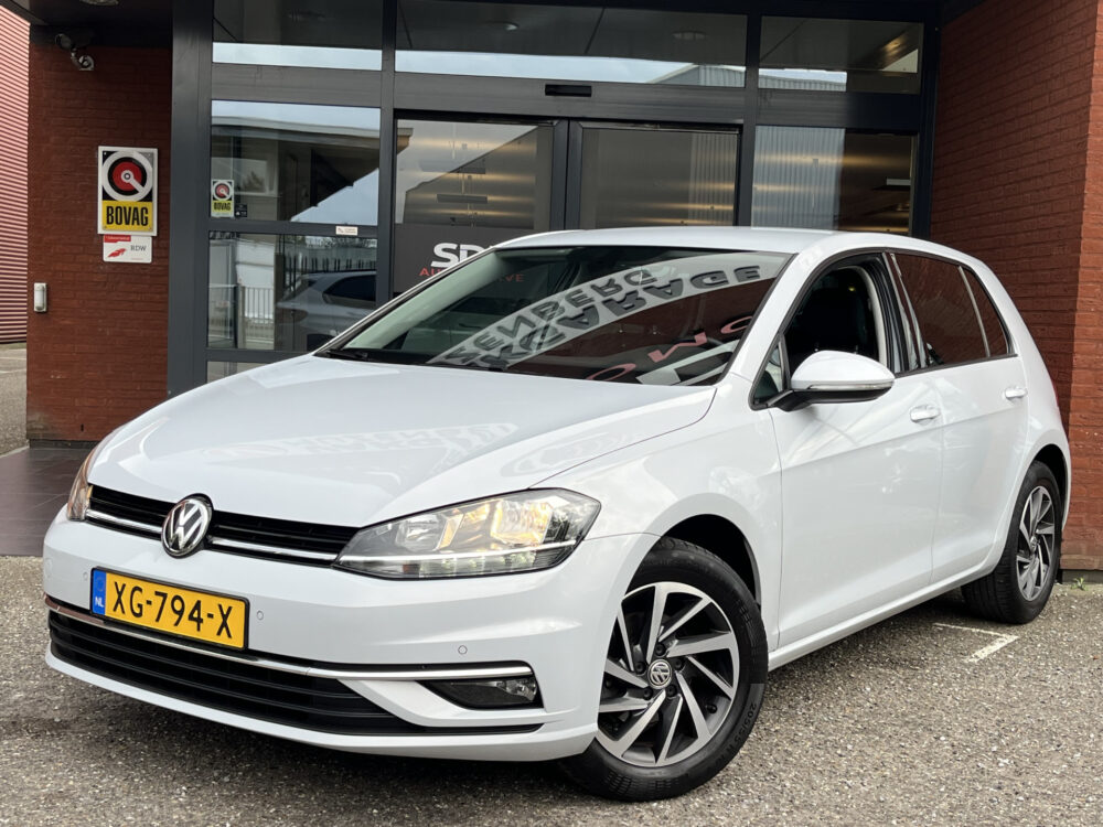 Volkswagen Golf 1.0 TSI Comfortline Business // LED // NAVI + CARPLAY // ADAPTIVE CRUISE // CLIMA // PDC // TREKHAAK!! 1