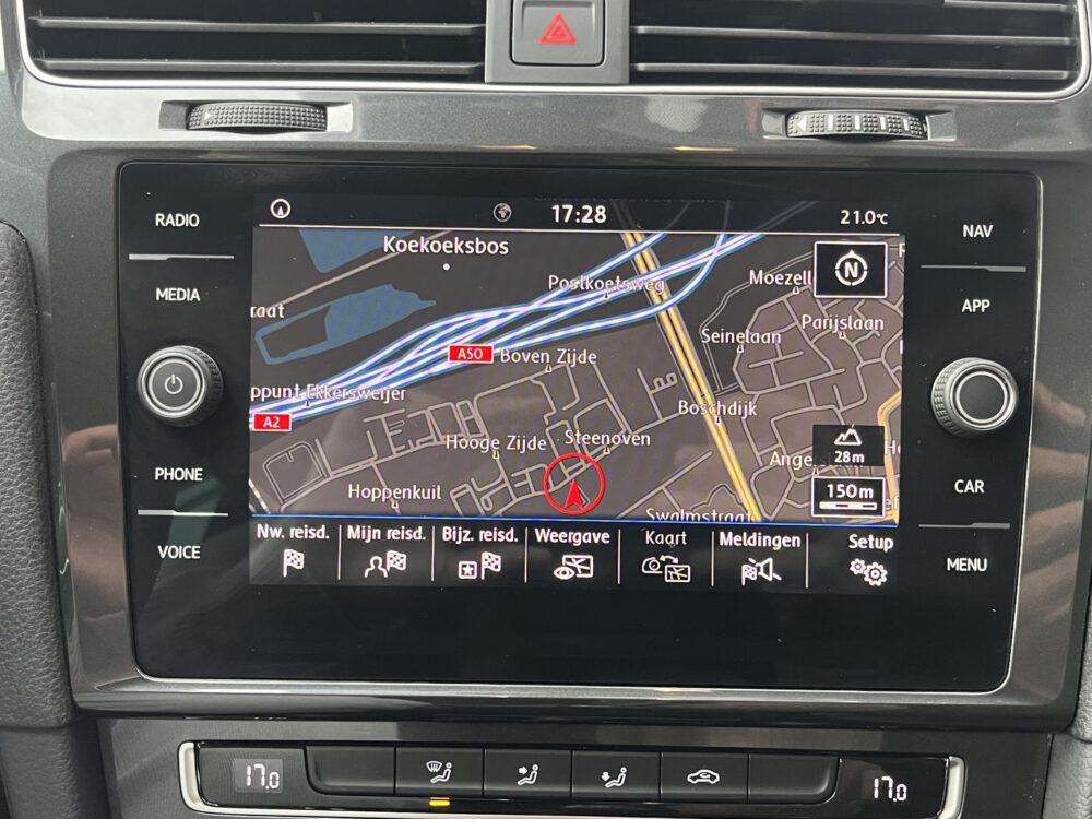 Volkswagen Golf 1.0 TSI Comfortline Business // LED // NAVI + CARPLAY // ADAPTIVE CRUISE // CLIMA // PDC // TREKHAAK!! 16