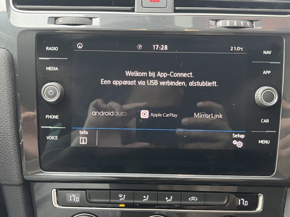 Volkswagen Golf 1.0 TSI Comfortline Business // LED // NAVI + CARPLAY // ADAPTIVE CRUISE // CLIMA // PDC // TREKHAAK!! 17