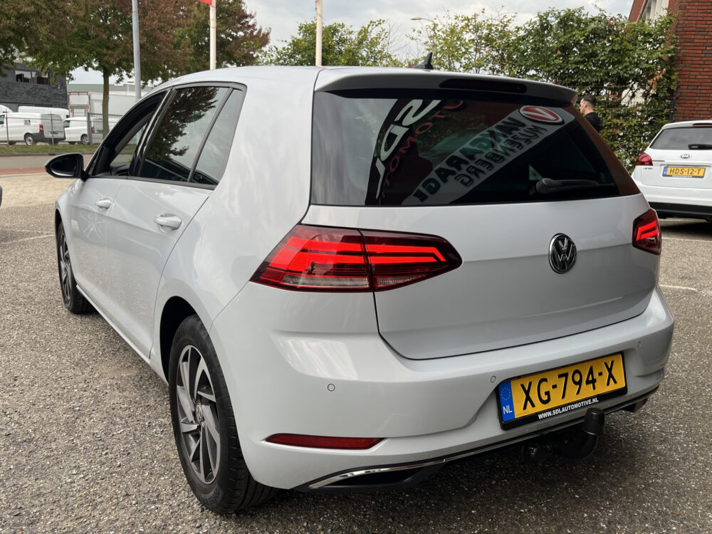 Volkswagen Golf 1.0 TSI Comfortline Business // LED // NAVI + CARPLAY // ADAPTIVE CRUISE // CLIMA // PDC // TREKHAAK!! 3