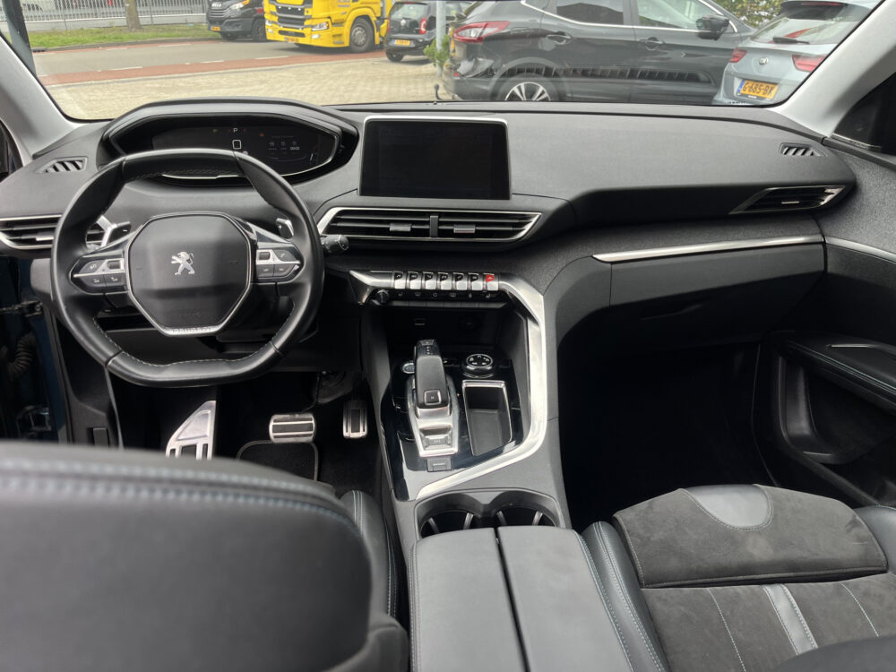 Peugeot 5008 1.2 130 PK GT-Line Crossway 7P. // ADAPT. CRUISE // SCHUIF-KANTELDAK // LEDER-ALCANTARA // ELEK. STOEL+GEHEUGEN // FOCAL AUDIO / 22