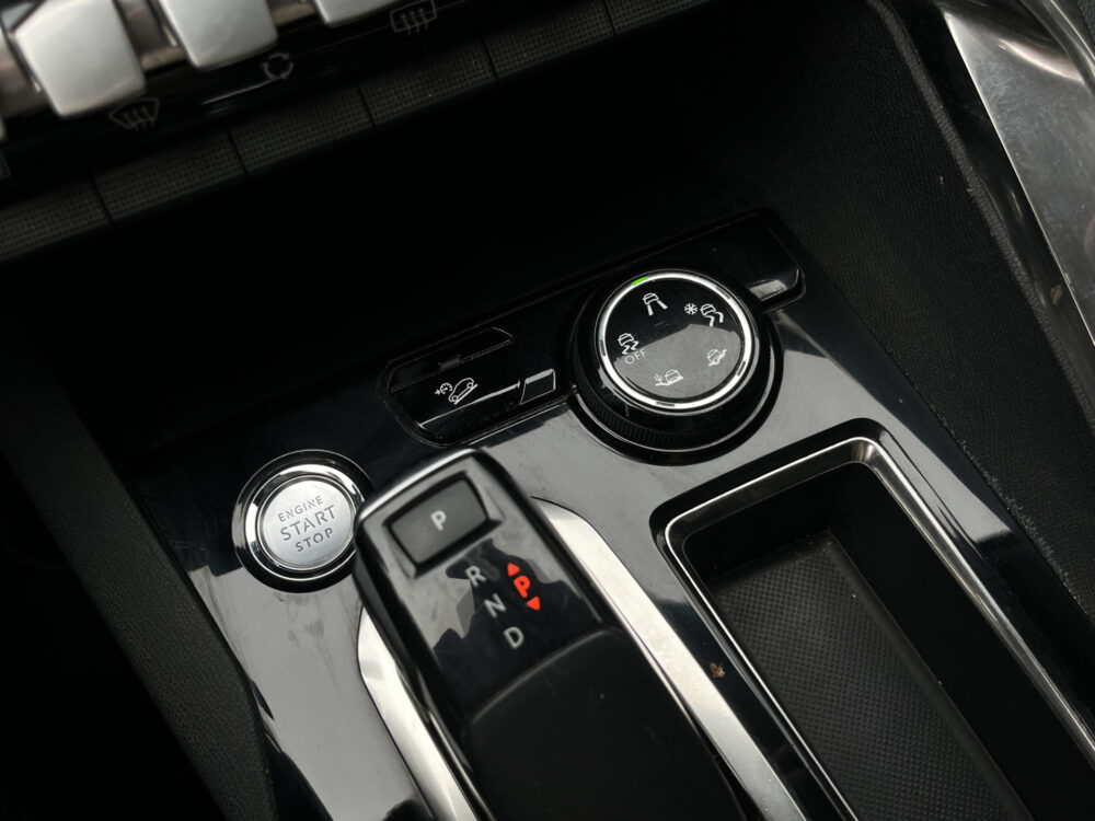 Peugeot 5008 1.2 130 PK GT-Line Crossway 7P. // ADAPT. CRUISE // SCHUIF-KANTELDAK // LEDER-ALCANTARA // ELEK. STOEL+GEHEUGEN // FOCAL AUDIO / 29