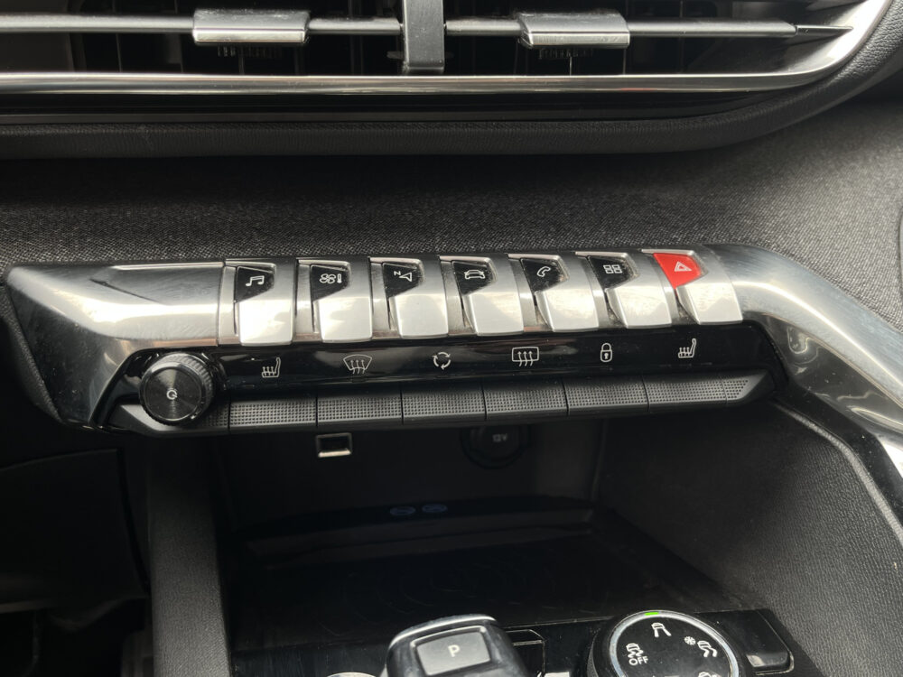Peugeot 5008 1.2 130 PK GT-Line Crossway 7P. // ADAPT. CRUISE // SCHUIF-KANTELDAK // LEDER-ALCANTARA // ELEK. STOEL+GEHEUGEN // FOCAL AUDIO / 30