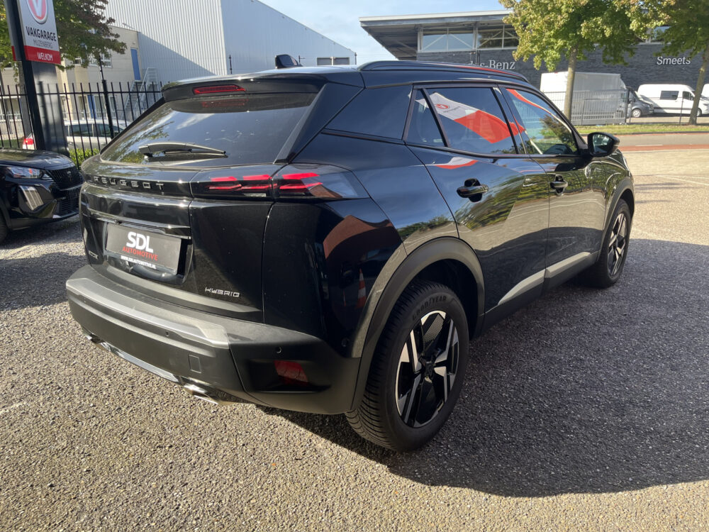 Peugeot 2008 1.2 Hybrid 145 GT // ADAPT. CRUISE // DODEHOEK // 360 CAMERA+SENSOREN // KEYLESS // SFEERVERLICHTING // 7