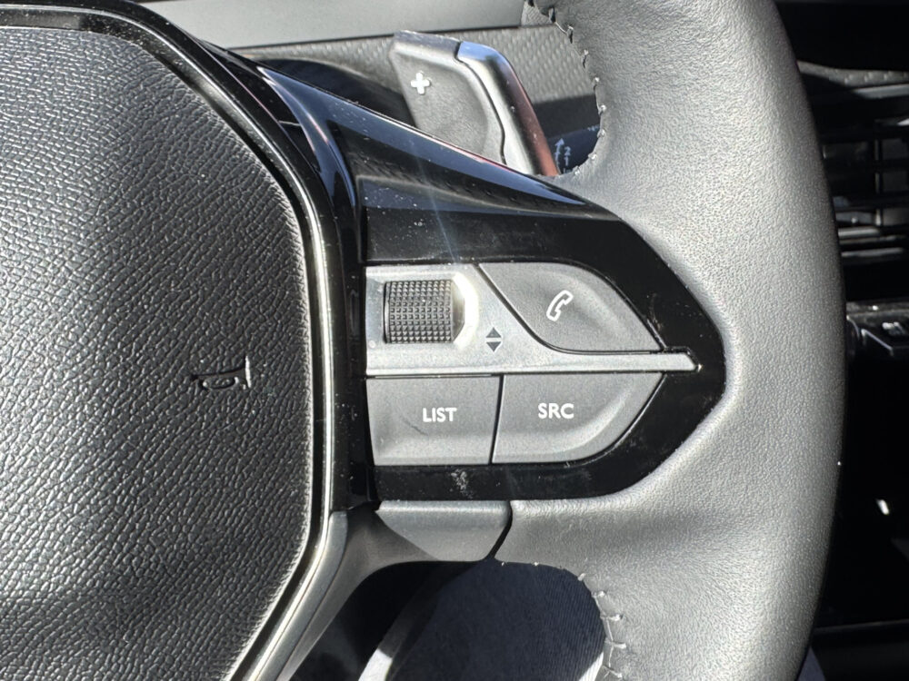 Peugeot 2008 1.2 Hybrid 145 Allure // CRUISE // APPLE CARPLAY-ANDROID AUTO // STOELVERWARMING // CLIMA // 14