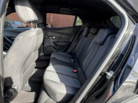 Peugeot 2008 1.2 Hybrid 145 Allure // CRUISE // APPLE CARPLAY-ANDROID AUTO // STOELVERWARMING // CLIMA // 43