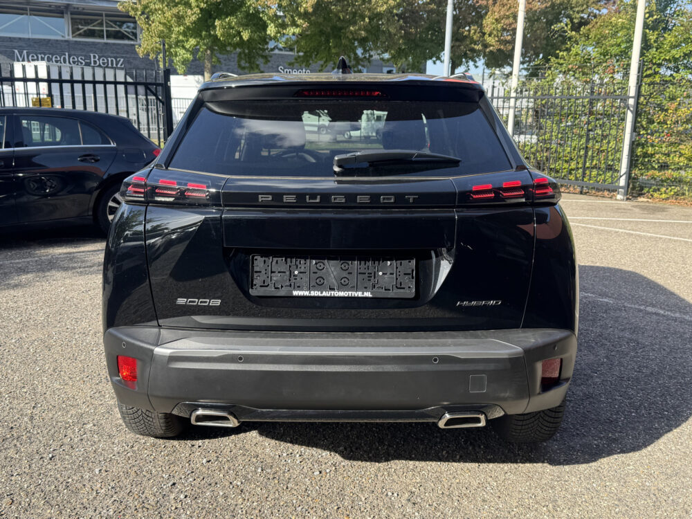 Peugeot 2008 1.2 Hybrid 145 Allure // CRUISE // APPLE CARPLAY-ANDROID AUTO // STOELVERWARMING // CLIMA // 5