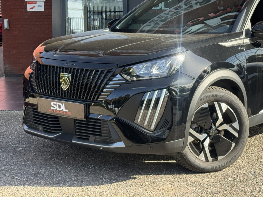 Peugeot 2008 1.2 Hybrid 145 Allure // CRUISE // APPLE CARPLAY-ANDROID AUTO // STOELVERWARMING // CLIMA // 7