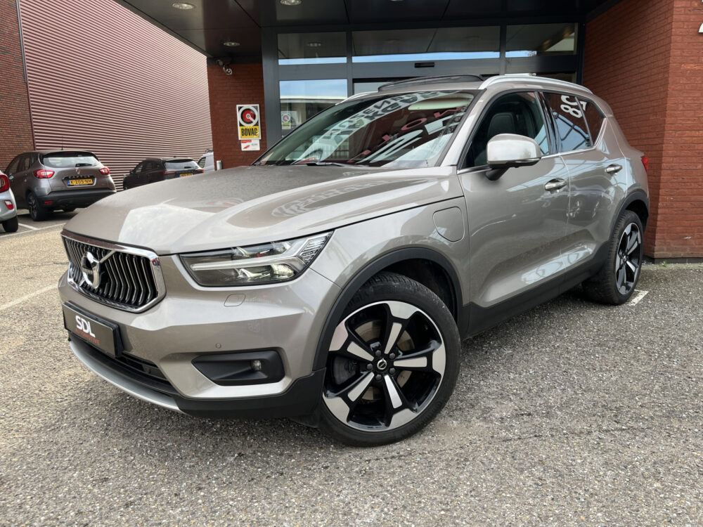 Volvo XC40 1.5 T5 Recharge Inscription // SCHUIF-KANTELDAK // LEDER // HARMAN&KARDON // DODEHOEK // ADAPT. CRUISE // 360 CAMERA+SENSOREN // 1