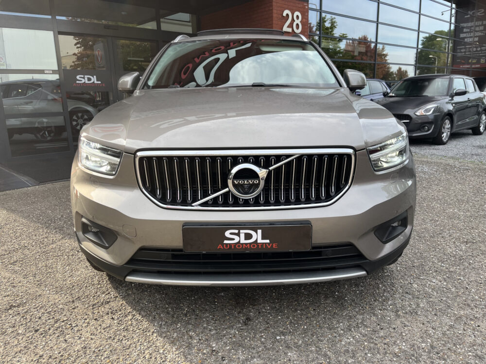 Volvo XC40 1.5 T5 Recharge Inscription // SCHUIF-KANTELDAK // LEDER // HARMAN&KARDON // DODEHOEK // ADAPT. CRUISE // 360 CAMERA+SENSOREN // 10