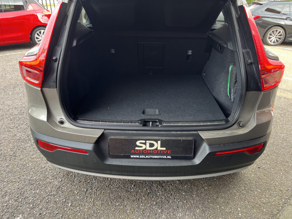Volvo XC40 1.5 T5 Recharge Inscription // SCHUIF-KANTELDAK // LEDER // HARMAN&KARDON // DODEHOEK // ADAPT. CRUISE // 360 CAMERA+SENSOREN // 15