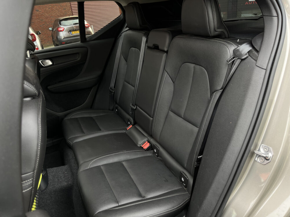 Volvo XC40 1.5 T5 Recharge Inscription // SCHUIF-KANTELDAK // LEDER // HARMAN&KARDON // DODEHOEK // ADAPT. CRUISE // 360 CAMERA+SENSOREN // 20