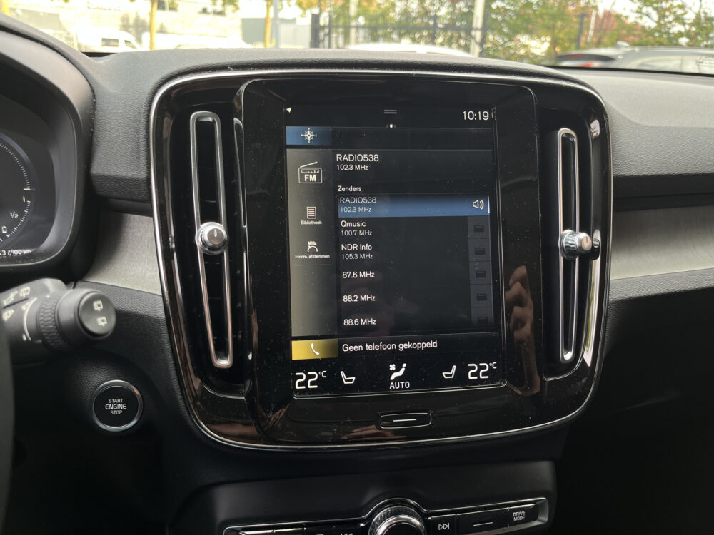 Volvo XC40 1.5 T5 Recharge Inscription // SCHUIF-KANTELDAK // LEDER // HARMAN&KARDON // DODEHOEK // ADAPT. CRUISE // 360 CAMERA+SENSOREN // 28