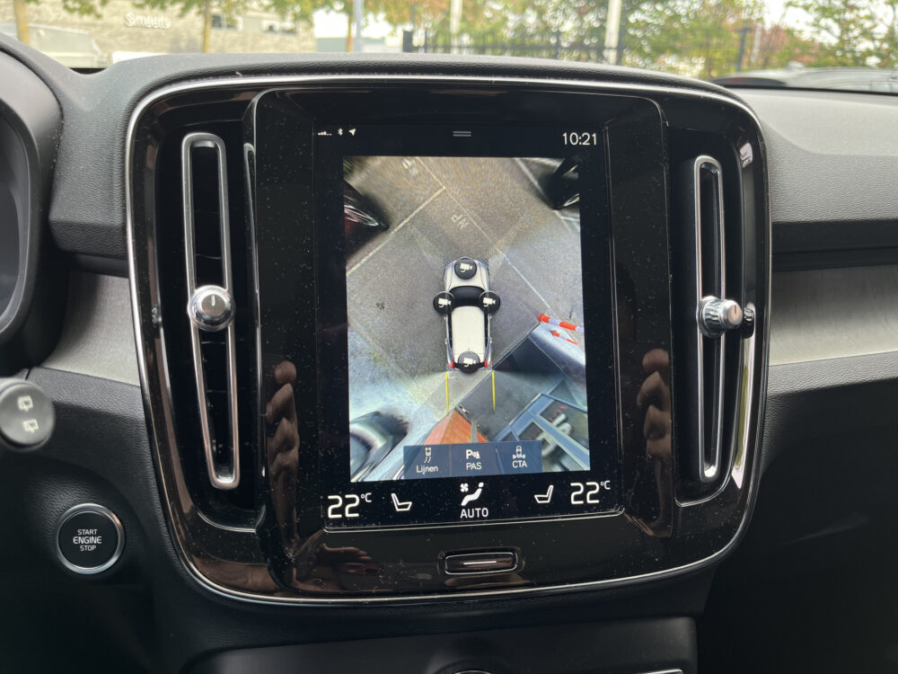 Volvo XC40 1.5 T5 Recharge Inscription // SCHUIF-KANTELDAK // LEDER // HARMAN&KARDON // DODEHOEK // ADAPT. CRUISE // 360 CAMERA+SENSOREN // 32