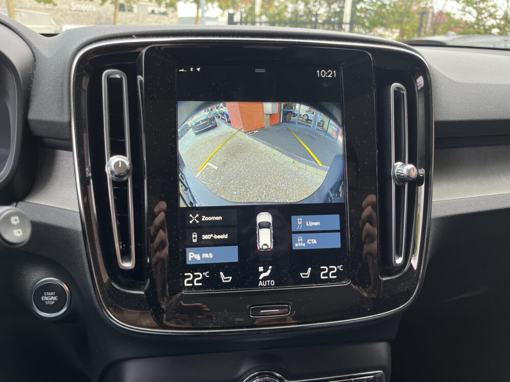 Volvo XC40 1.5 T5 Recharge Inscription // SCHUIF-KANTELDAK // LEDER // HARMAN&KARDON // DODEHOEK // ADAPT. CRUISE // 360 CAMERA+SENSOREN // 33