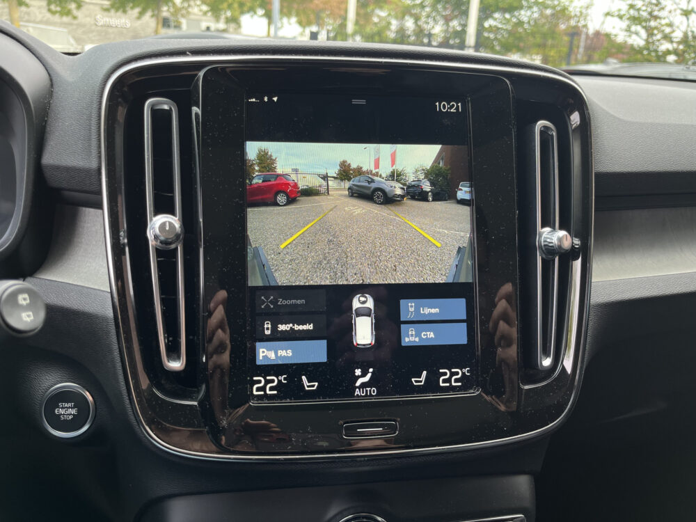 Volvo XC40 1.5 T5 Recharge Inscription // SCHUIF-KANTELDAK // LEDER // HARMAN&KARDON // DODEHOEK // ADAPT. CRUISE // 360 CAMERA+SENSOREN // 34