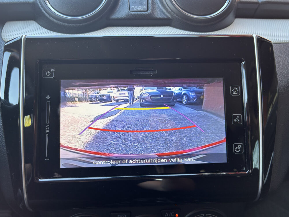 Suzuki Swift 1.2 Style Smart Hybrid // DODEHOEK // ADAPT. CRUISE // CAMERA+SENSOREN // STOELVERWARMING // APPLE CARPLAY / ANDROID AUTO 16