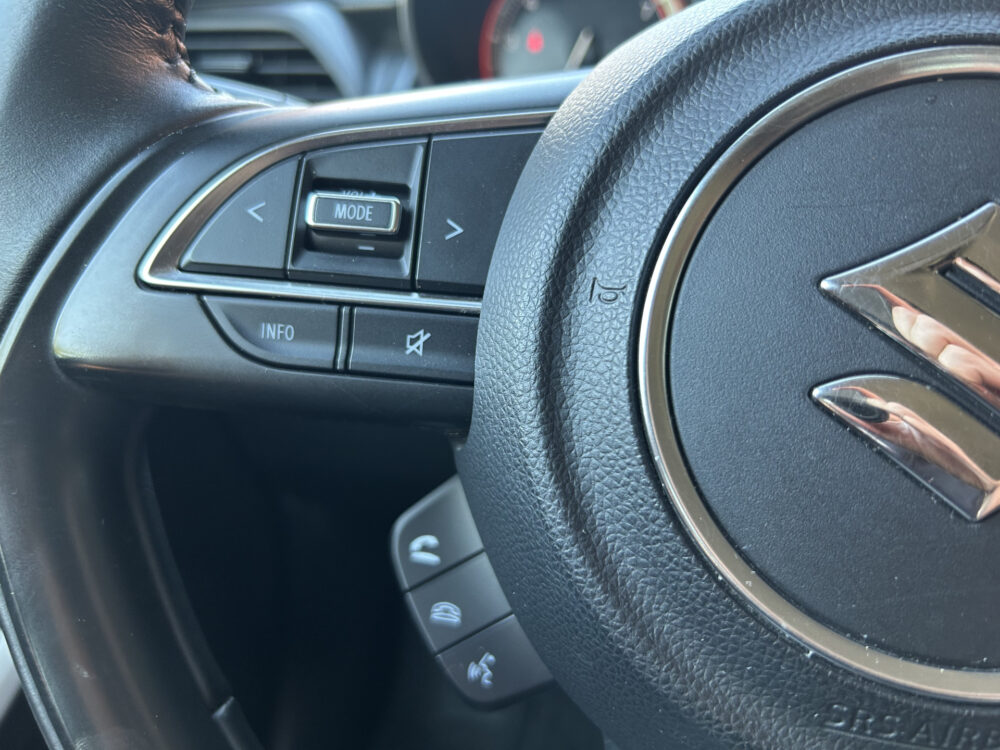 Suzuki Swift 1.2 Style Smart Hybrid // DODEHOEK // ADAPT. CRUISE // CAMERA+SENSOREN // STOELVERWARMING // APPLE CARPLAY / ANDROID AUTO 9