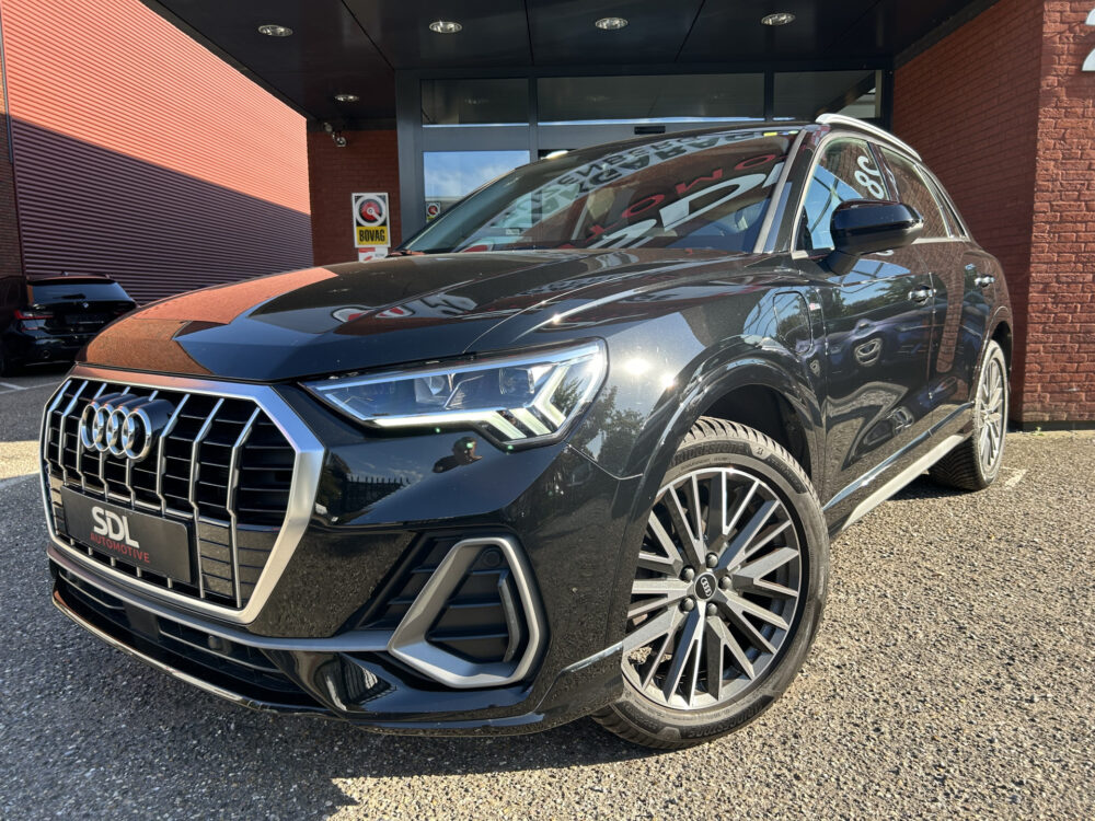 Audi Q3 45 TFSI e S edition S-Line // NAVI + CARPLAY // SONOS AUDIO // ADAPTIVE CRUISE // FULL LED // DODEHOEK DETECTIE // KEYLESS // EL 1