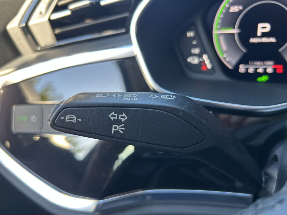 Audi Q3 45 TFSI e S edition S-Line // NAVI + CARPLAY // SONOS AUDIO // ADAPTIVE CRUISE // FULL LED // DODEHOEK DETECTIE // KEYLESS // EL 11