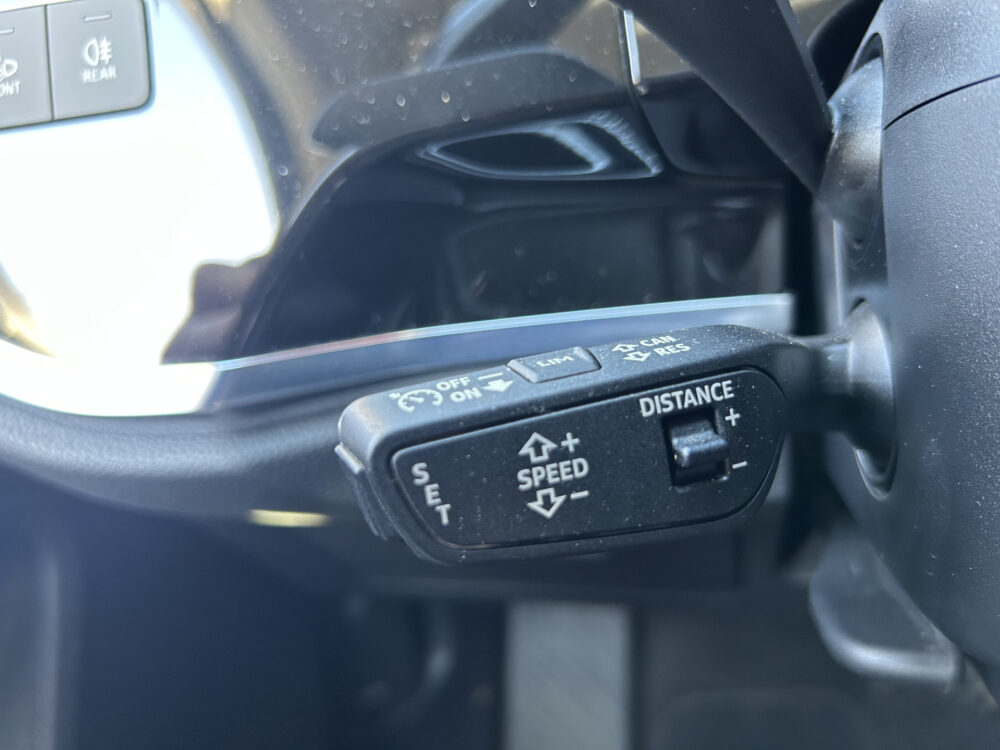 Audi Q3 45 TFSI e S edition S-Line // NAVI + CARPLAY // SONOS AUDIO // ADAPTIVE CRUISE // FULL LED // DODEHOEK DETECTIE // KEYLESS // EL 12
