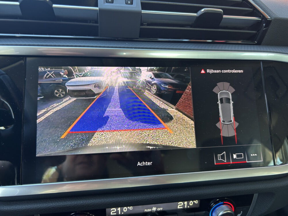 Audi Q3 45 TFSI e S edition S-Line // NAVI + CARPLAY // SONOS AUDIO // ADAPTIVE CRUISE // FULL LED // DODEHOEK DETECTIE // KEYLESS // EL 15