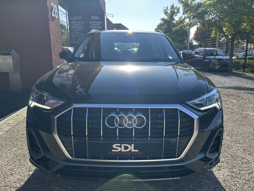 Audi Q3 45 TFSI e S edition S-Line // NAVI + CARPLAY // SONOS AUDIO // ADAPTIVE CRUISE // FULL LED // DODEHOEK DETECTIE // KEYLESS // EL 4