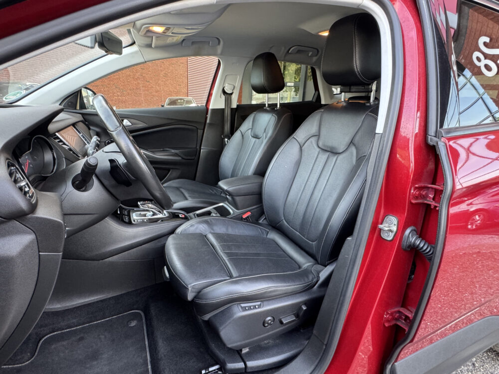 Opel Grandland X 1.6 Turbo Hybrid Ultimate // TREKHAAK // NAVI // CRUISE // CLIMA // CAMERA // MEMORY SEATS // DAB RADIO // 10