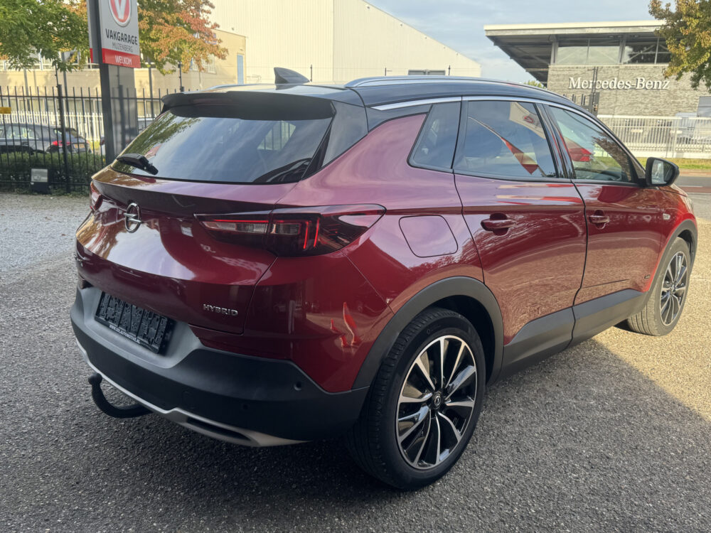 Opel Grandland X 1.6 Turbo Hybrid Ultimate // TREKHAAK // NAVI // CRUISE // CLIMA // CAMERA // MEMORY SEATS // DAB RADIO // 4