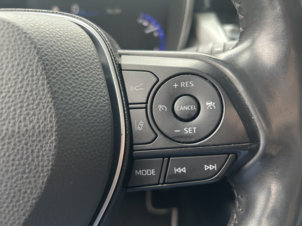Toyota Corolla Touring Sports 1.8 Hybrid Executive // FULL LED // NAVI + CARPLAY // STOEL + STUURWIELVERWARMING // ADAPTIVE CRUISE // PDC V+A // KEYLESS // DO 10