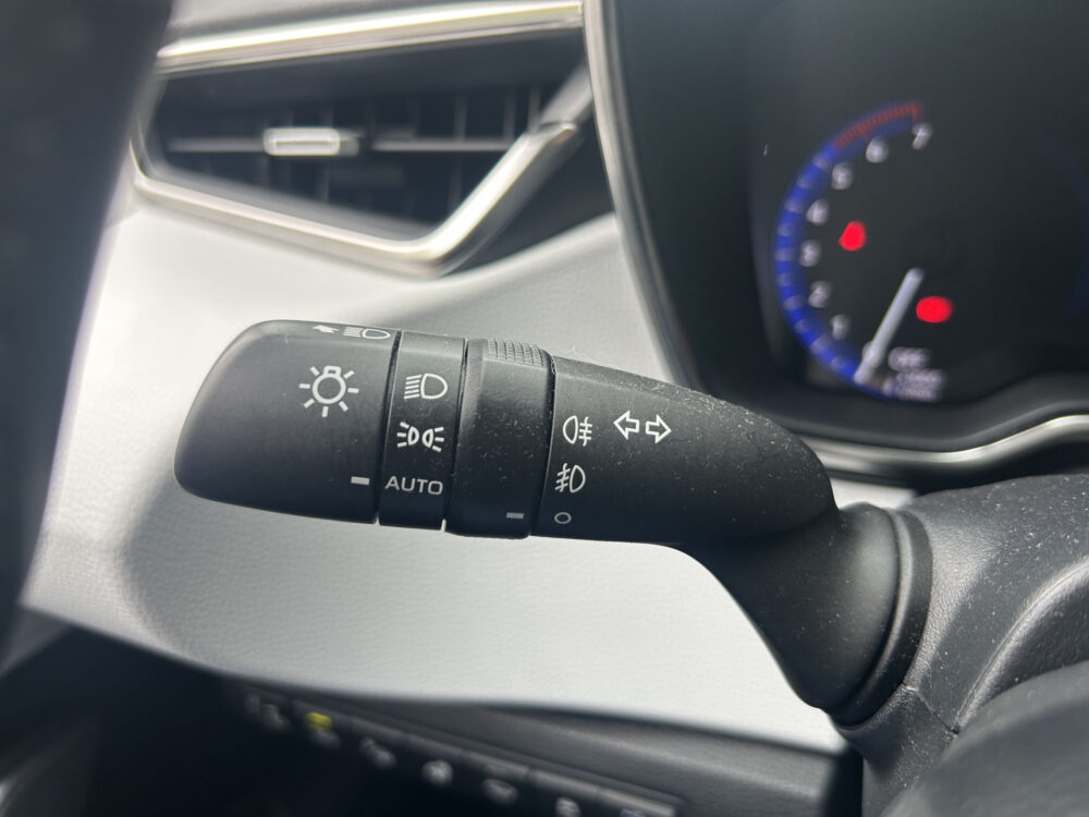 Toyota Corolla Touring Sports 1.8 Hybrid Executive // FULL LED // NAVI + CARPLAY // STOEL + STUURWIELVERWARMING // ADAPTIVE CRUISE // PDC V+A // KEYLESS // DO 11