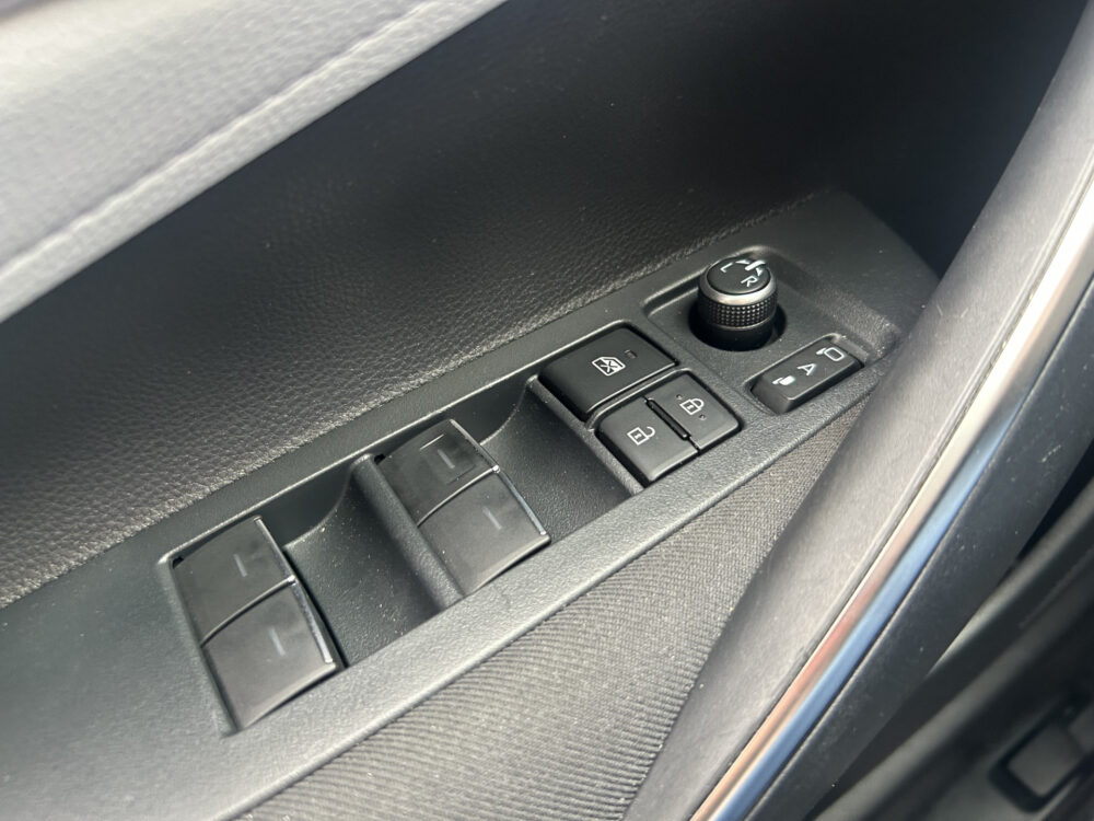 Toyota Corolla Touring Sports 1.8 Hybrid Executive // FULL LED // NAVI + CARPLAY // STOEL + STUURWIELVERWARMING // ADAPTIVE CRUISE // PDC V+A // KEYLESS // DO 20