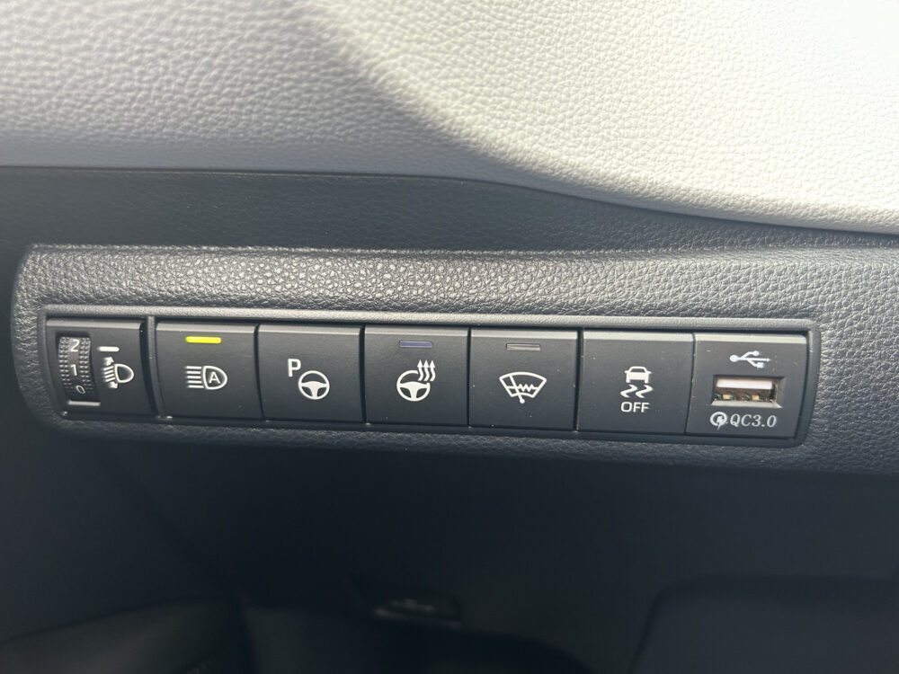 Toyota Corolla Touring Sports 1.8 Hybrid Executive // FULL LED // NAVI + CARPLAY // STOEL + STUURWIELVERWARMING // ADAPTIVE CRUISE // PDC V+A // KEYLESS // DO 21