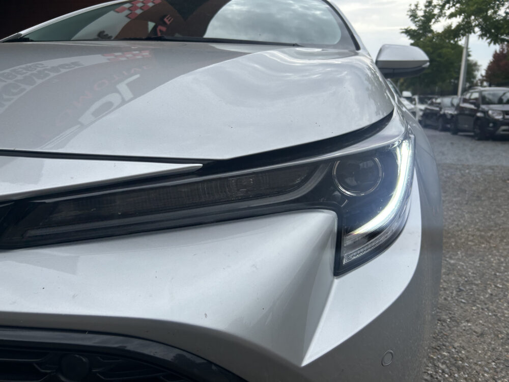Toyota Corolla Touring Sports 1.8 Hybrid Executive // FULL LED // NAVI + CARPLAY // STOEL + STUURWIELVERWARMING // ADAPTIVE CRUISE // PDC V+A // KEYLESS // DO 22