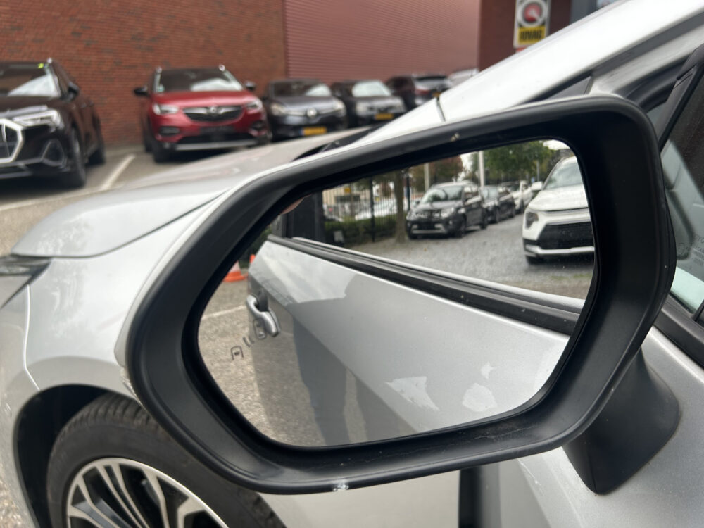 Toyota Corolla Touring Sports 1.8 Hybrid Executive // FULL LED // NAVI + CARPLAY // STOEL + STUURWIELVERWARMING // ADAPTIVE CRUISE // PDC V+A // KEYLESS // DO 24