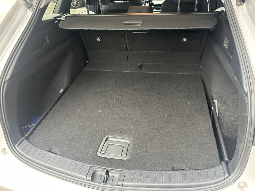 Toyota Corolla Touring Sports 1.8 Hybrid Executive // FULL LED // NAVI + CARPLAY // STOEL + STUURWIELVERWARMING // ADAPTIVE CRUISE // PDC V+A // KEYLESS // DO 28