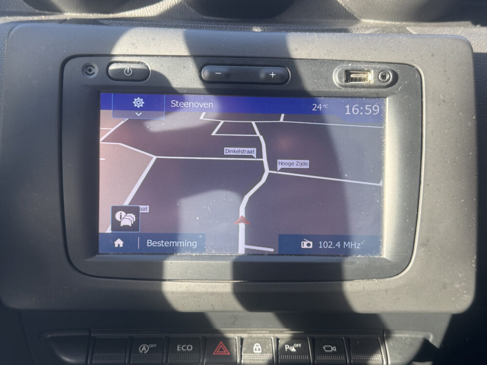 Dacia Duster 1.6 SCe Prestige // 360° CAMERA // NAVI // CLIMA // STOELVERWARMING // CRUISE // BLIND SPOT MONITOR // 17