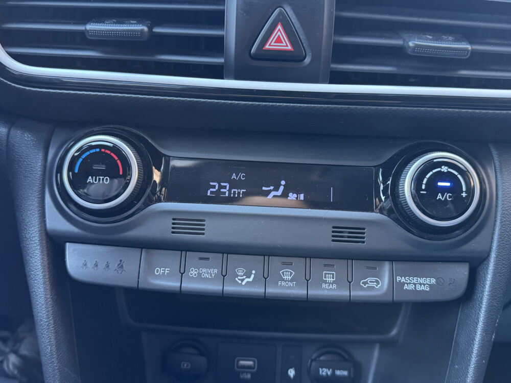 Hyundai KONA 1.6 GDI HEV Premium // TREKHAAK! // KRELL PREMIUM AUDIO // NAVI // CAMERA // CRUISE // 16