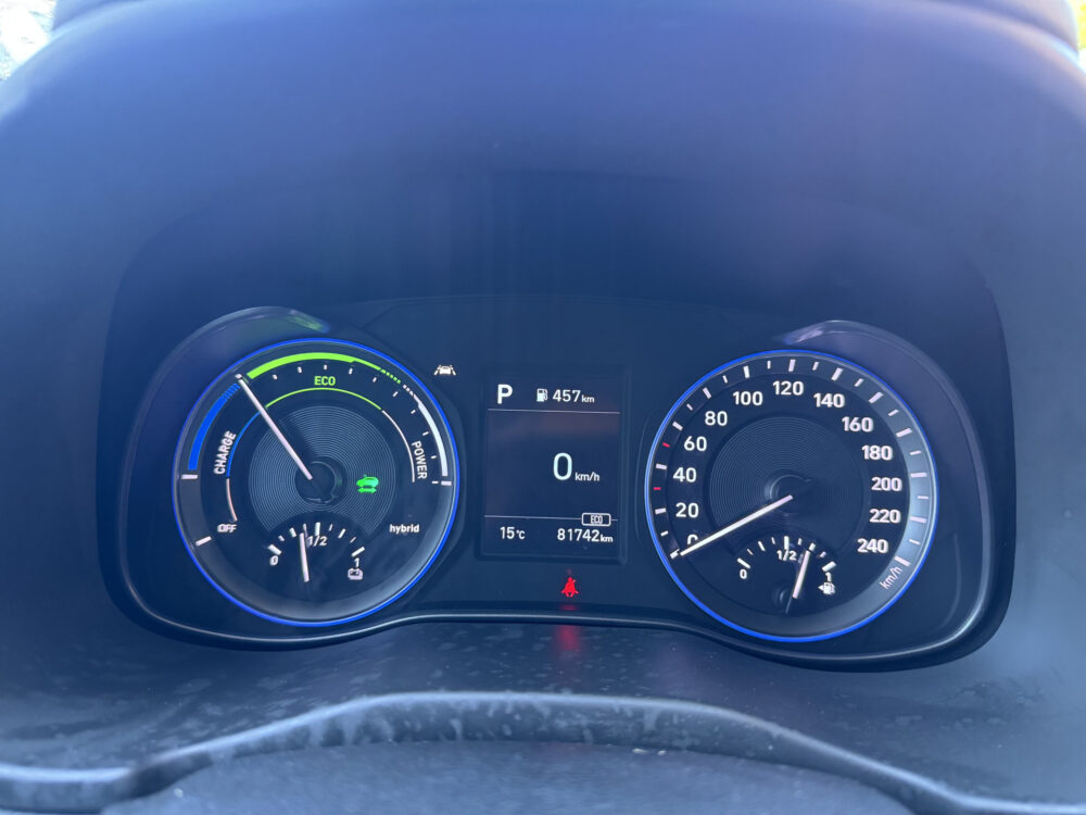 Hyundai KONA 1.6 GDI HEV Premium // TREKHAAK! // KRELL PREMIUM AUDIO // NAVI // CAMERA // CRUISE // 17