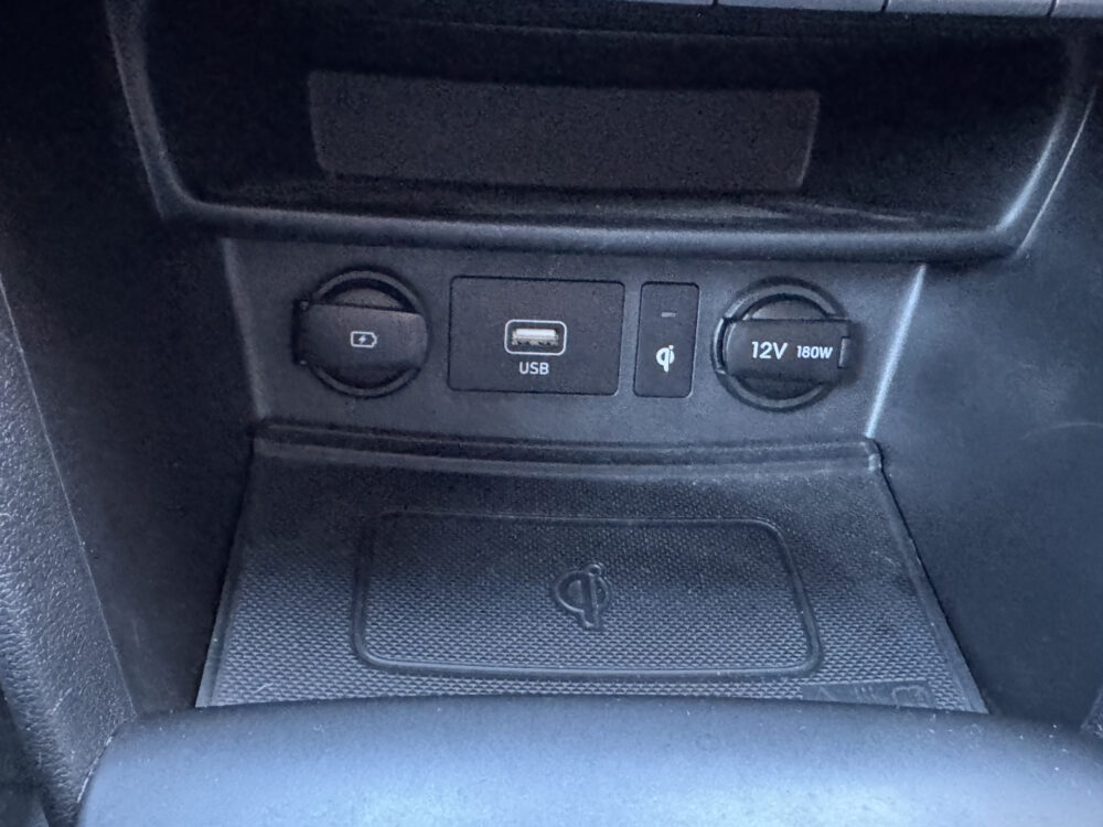 Hyundai KONA 1.6 GDI HEV Premium // TREKHAAK! // KRELL PREMIUM AUDIO // NAVI // CAMERA // CRUISE // 19