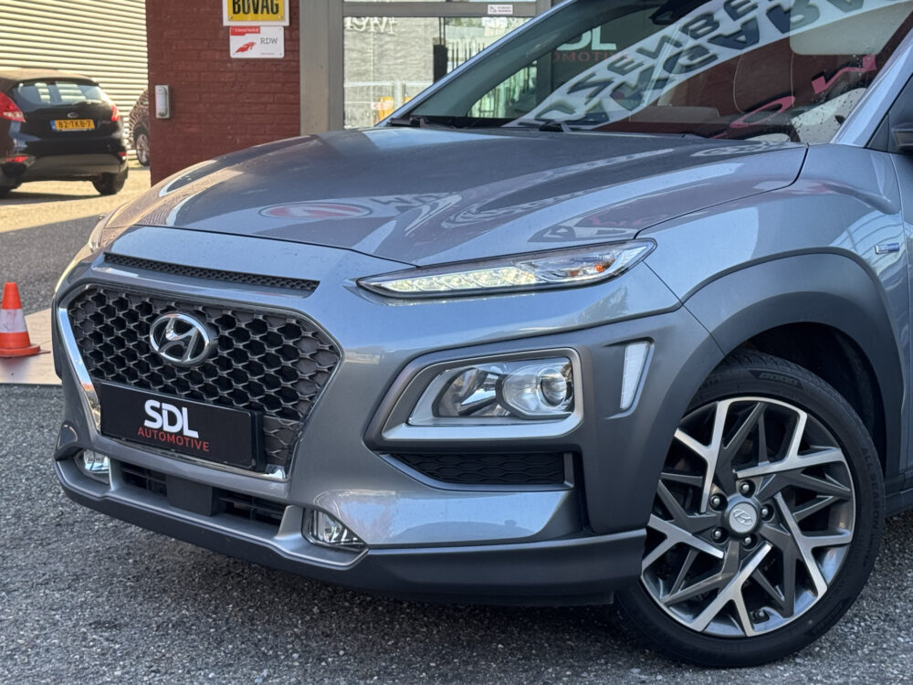 Hyundai KONA 1.6 GDI HEV Premium // TREKHAAK! // KRELL PREMIUM AUDIO // NAVI // CAMERA // CRUISE // 2