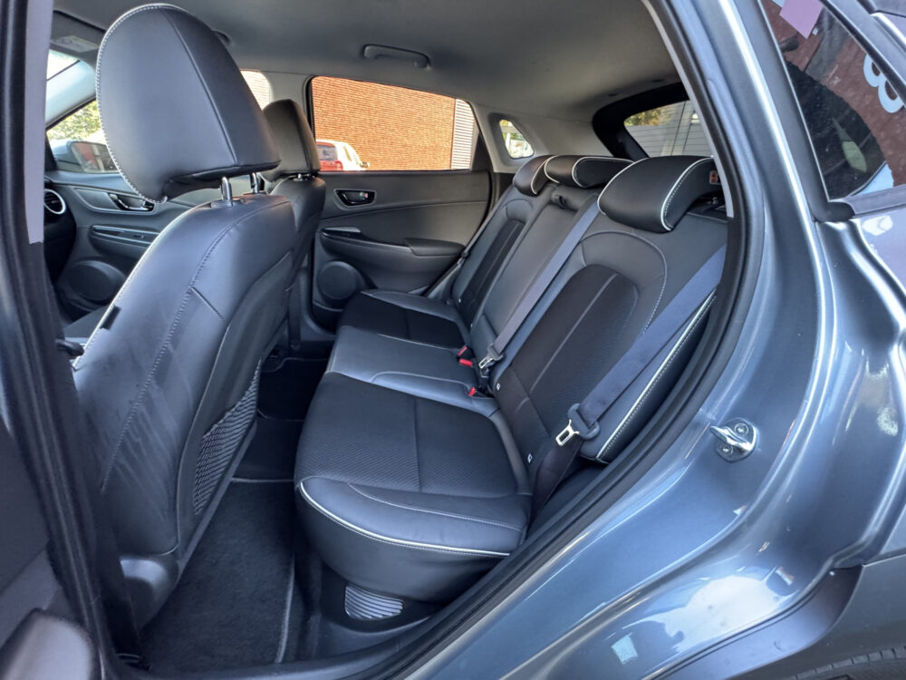 Hyundai KONA 1.6 GDI HEV Premium // TREKHAAK! // KRELL PREMIUM AUDIO // NAVI // CAMERA // CRUISE // 5